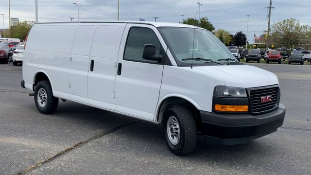 2022 GMC Savana 2500 Work Van 2