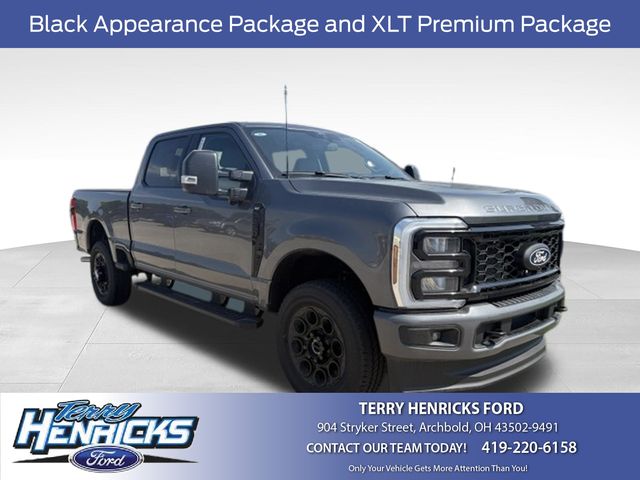 Carbonized Gray Metallic 2027 Ford F-250 Super Duty Pickup Truck Four-Wheel Drive Automatic