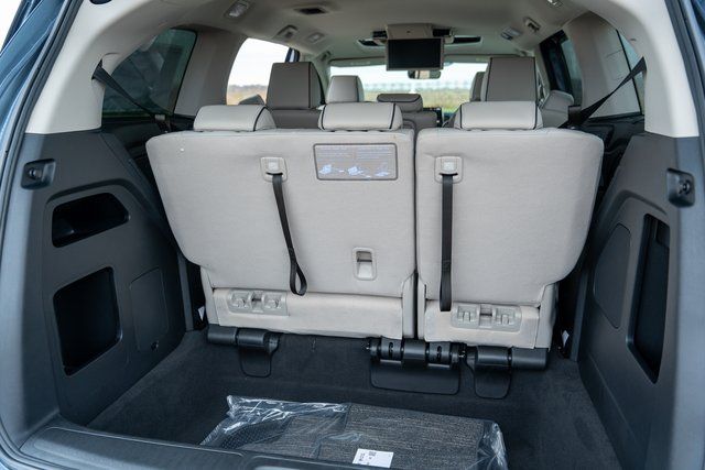 2025 Honda Odyssey Touring 17