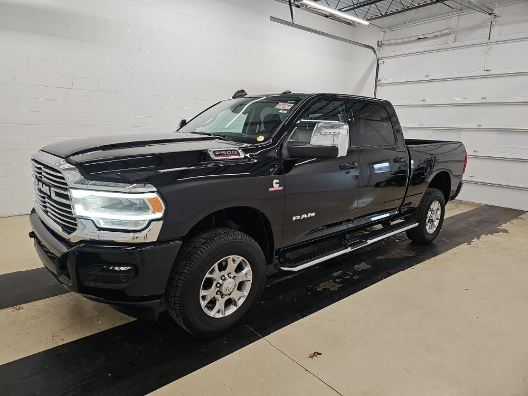 Diamond Black Crystal Pearlcoat 2024 RAM 2500 Laramie Crew Cab 4WD Pickup Truck Four-Wheel Drive 6-Speed Automatic
