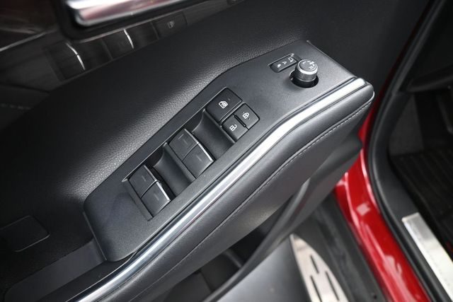Used 2023 Toyota Highlander SUV