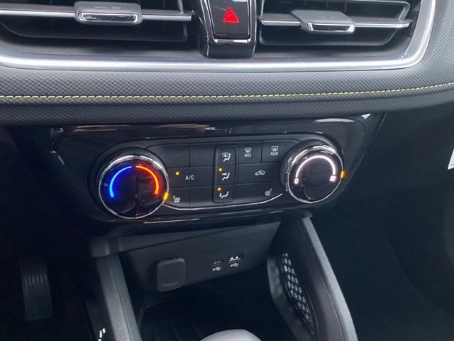 used 2025 Chevrolet TrailBlazer car, priced at $28,462