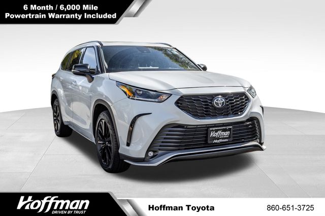 White (Wind Chill Pearl) 2023 Toyota Highlander SUV / Crossover All-Wheel Drive 8-Speed Automatic