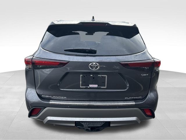 new 2025 Toyota Highlander Hybrid car, priced at $57,546