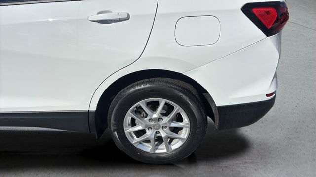 Used 2022 White Chevrolet LS image 33