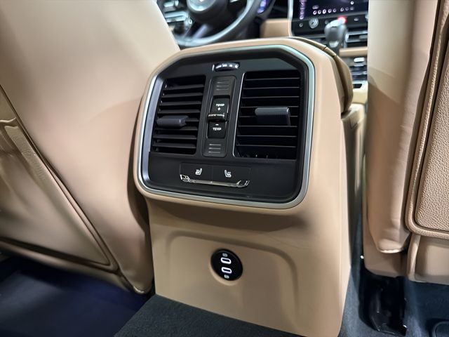 2025 Porsche Macan Base - Photo 35