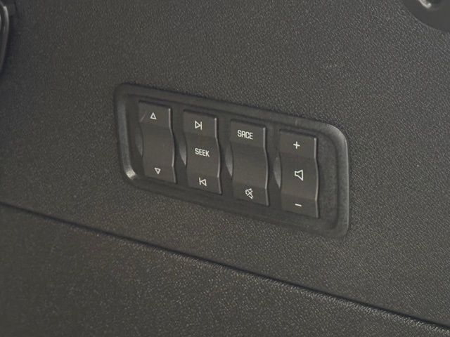 Used 2011 White GMC Denali image 31
