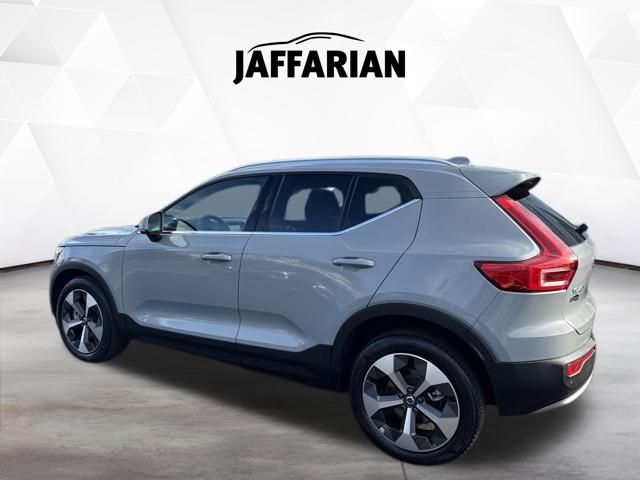 Used 2024 Volvo XC40 SUV