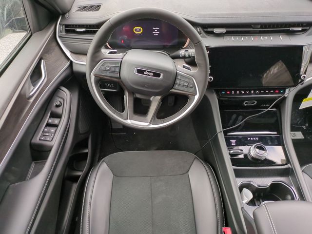 new 2026 Jeep Grand Cherokee car, priced at $41,780