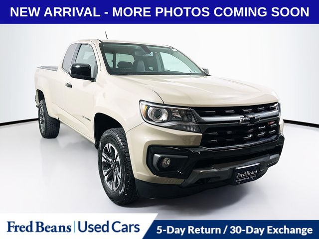 Sand Dune Metallic 2022 Chevrolet Colorado Z71 Extended Cab 4WD Pickup Truck Four-Wheel Drive 8-Speed Automatic