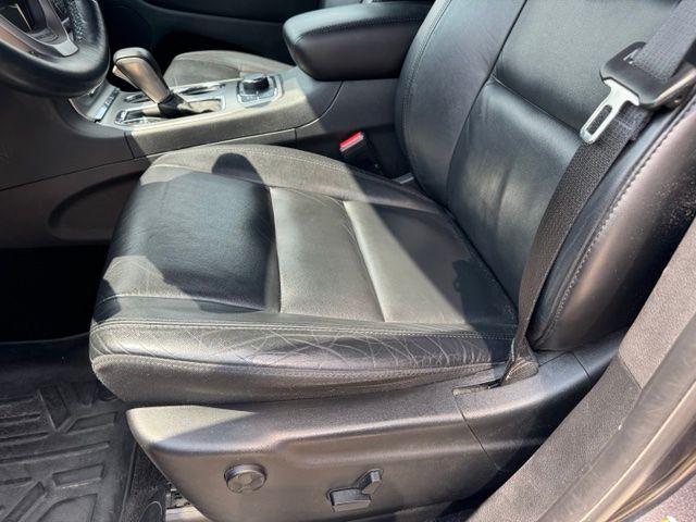Used 2018 Granite Crystal Metallic Clearcoat Jeep Limited image 9