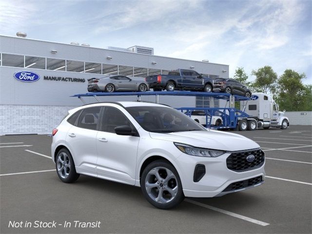 2024 Ford Escape ST-Line photo