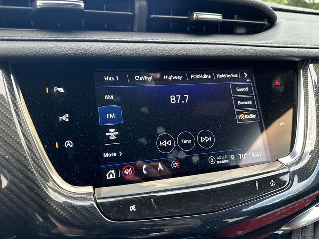 2024 Cadillac XT6 Sport photo