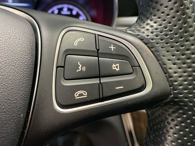 Used 2018  Mercedes-Benz C 300 image 21