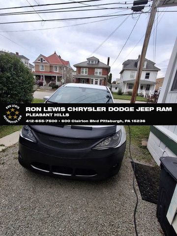  2020 Chrysler Pacifica Hybrid Touring FWD   