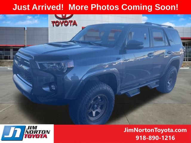 2021 Toyota 4Runner TRD Off-Road Premium 2