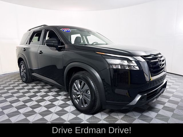 2025 Nissan Pathfinder SV 2WD's photo