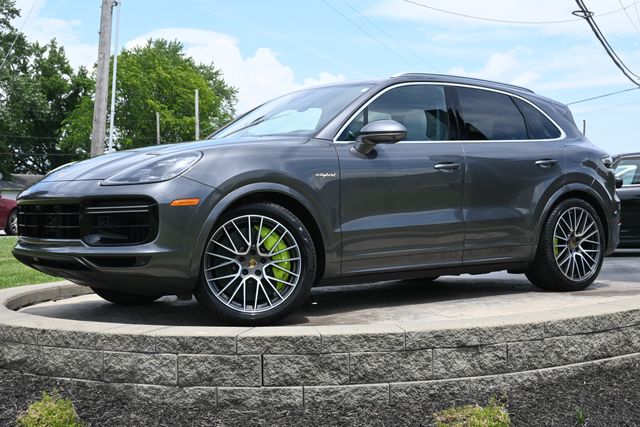 Gray 2021 Porsche Cayenne Turbo AWD SUV / Crossover All-Wheel Drive 8-Speed Automatic