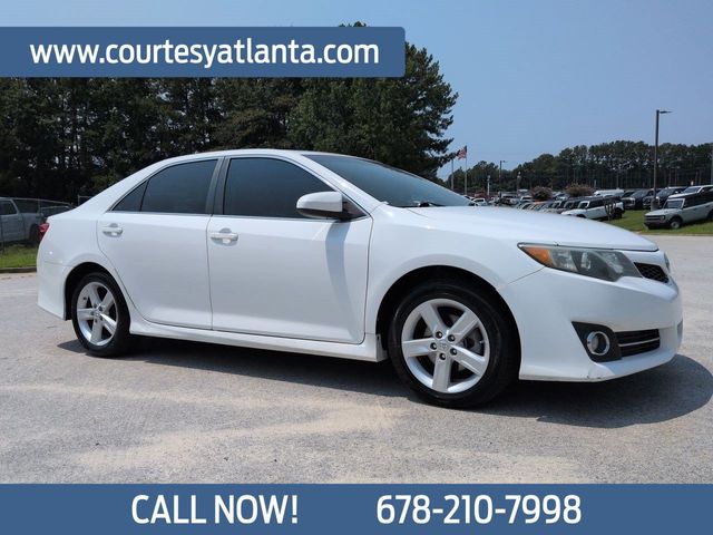  2014 Toyota Camry SE   