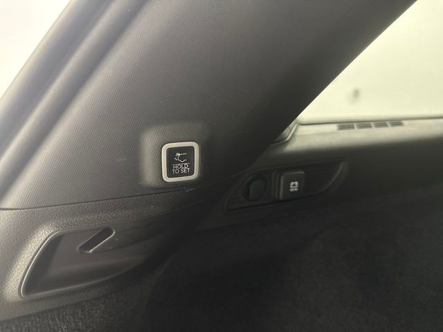 Used 2025 Red Jeep Summit Reserve image 29