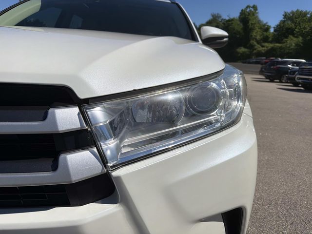 2019 Toyota Highlander - Image 10