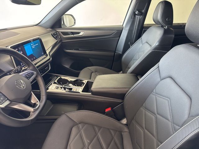 2025 Volkswagen Atlas Cross Sport 2.0T SE w/Technology  at Legacy Ford