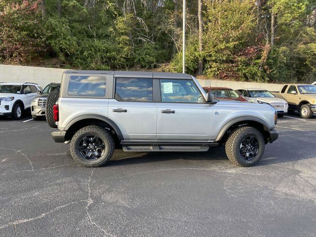 2024 Ford Bronco Black Diamond 2