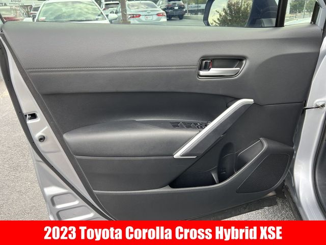 2023 Toyota Corolla Cross Hybrid XSE 4