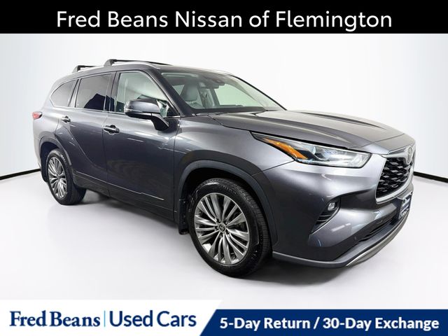 Magnetic Gray Metallic 2021 Toyota Highlander SUV / Crossover All-Wheel Drive 8-Speed Automatic