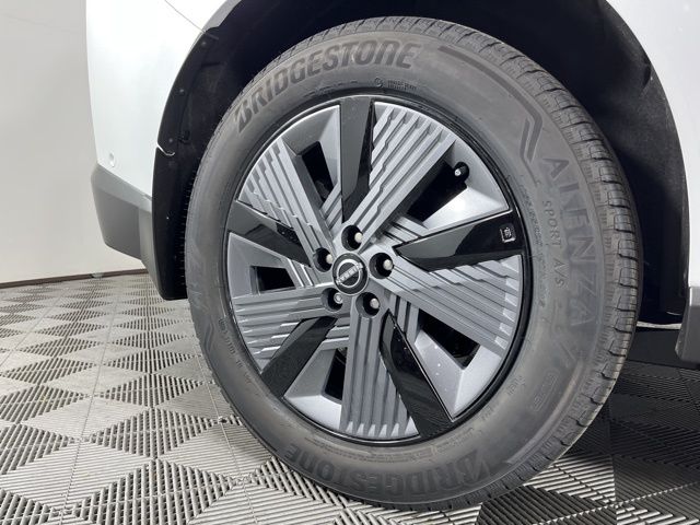 2025 Everest White Pearl Tricoat Nissan Murano SL AWD SUV