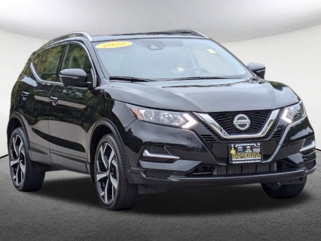 2022 Nissan Rogue Sport SL 2