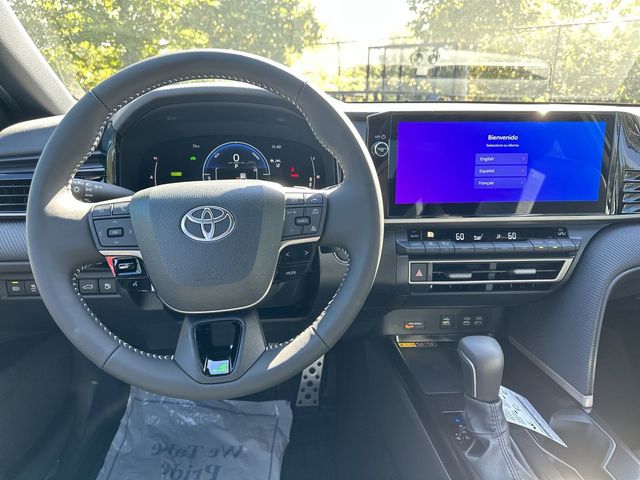 2025 Toyota Camry SE 7