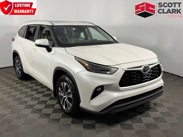 2023 Toyota Highlander XLE FWD