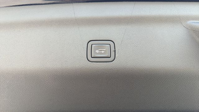 Used 2024 Black Chevrolet Z71 image 35