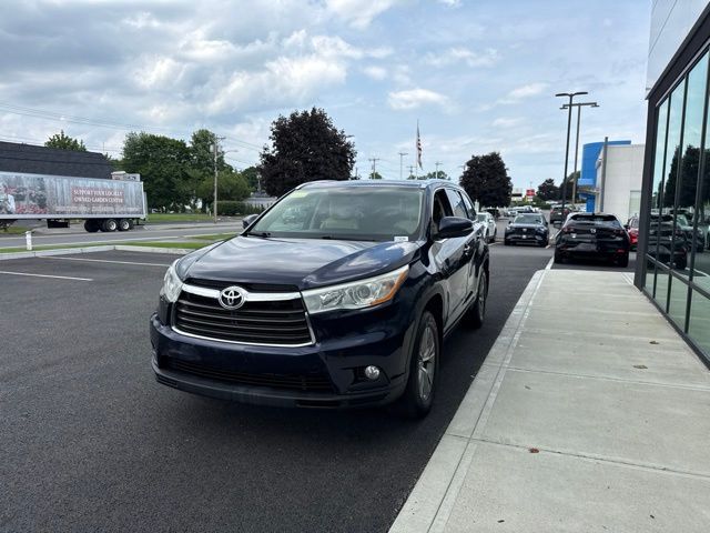 Used 2014 Blue Toyota XLE V6 image 6