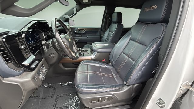 Used 2022 Beige Chevrolet High Country image 18