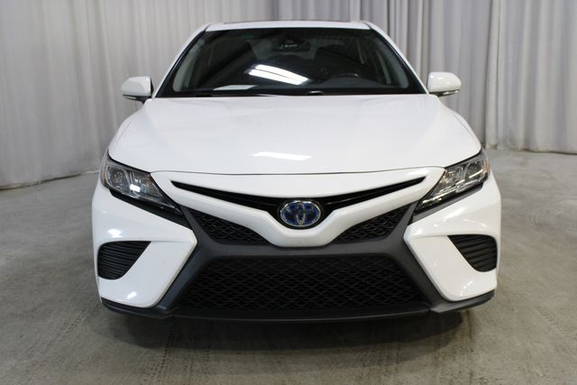 Used 2019 White Toyota SE image 27
