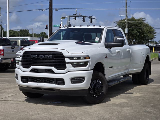 Bright White Clearcoat 2026 RAM 3500 Pickup Truck Four-Wheel Drive 8-Speed Automatic