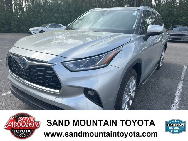 Silver 2022 Toyota Highlander Hybrid Limited FWD SUV / Crossover Front-Wheel Drive Continuously Variable Transmission