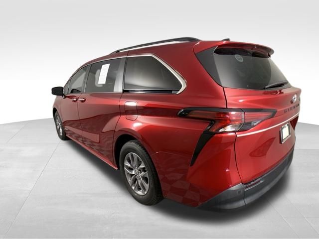 2021 Toyota Sienna XLE 5