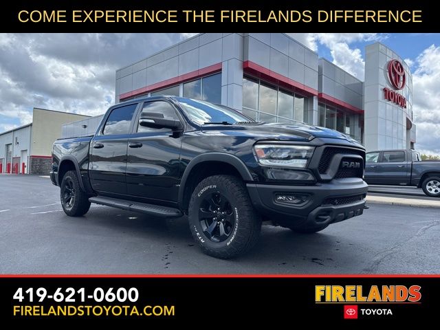 Diamond Black Crystal Pearlcoat 2021 RAM 1500 Pickup Truck Four-Wheel Drive 8-Speed Automatic