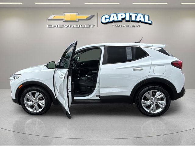 Used 2025 White Buick Preferred image 3