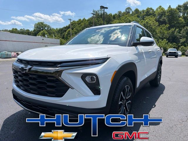 White (Iridescent Pearl Tricoat) 2026 Chevrolet Trailblazer SUV / Crossover Four-Wheel Drive 9-Speed Automatic