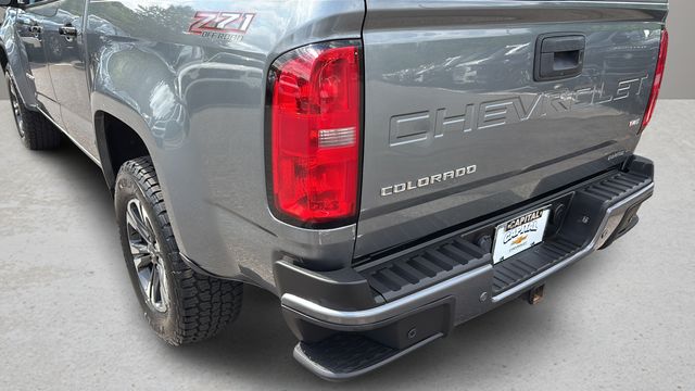 Used 2022 Gray Chevrolet Z71 image 32