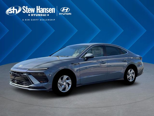 New 2026 Blue Hyundai SE image 2