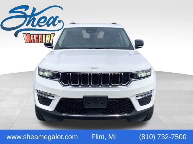 Bright White Clearcoat 2023 Jeep Grand Cherokee SUV / Crossover Four-Wheel Drive 8-Speed Automatic