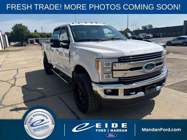 White Platinum Clearcoat Metallic 2018 Ford F-350 Super Duty Pickup Truck Four-Wheel Drive 6-Speed Automatic