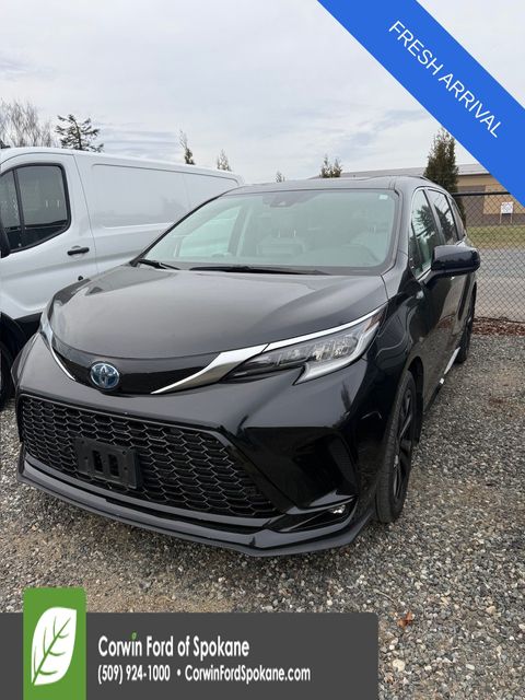 2022 Toyota Sienna XSE 7-Passenger FWD