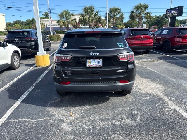Used 2018 Black Jeep Latitude image 8