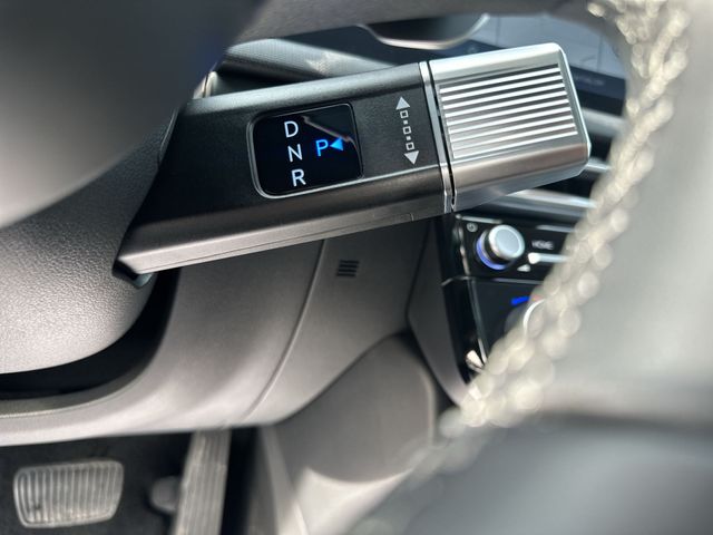 Certified Used 2025 Blue Hyundai SEL Convenience image 24